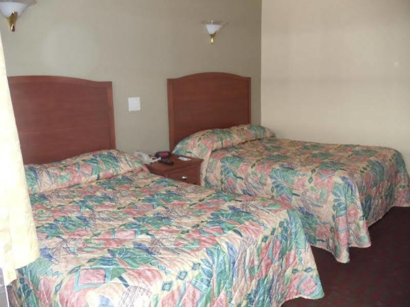 Days Inn By Wyndham אלמספורד מראה חיצוני תמונה